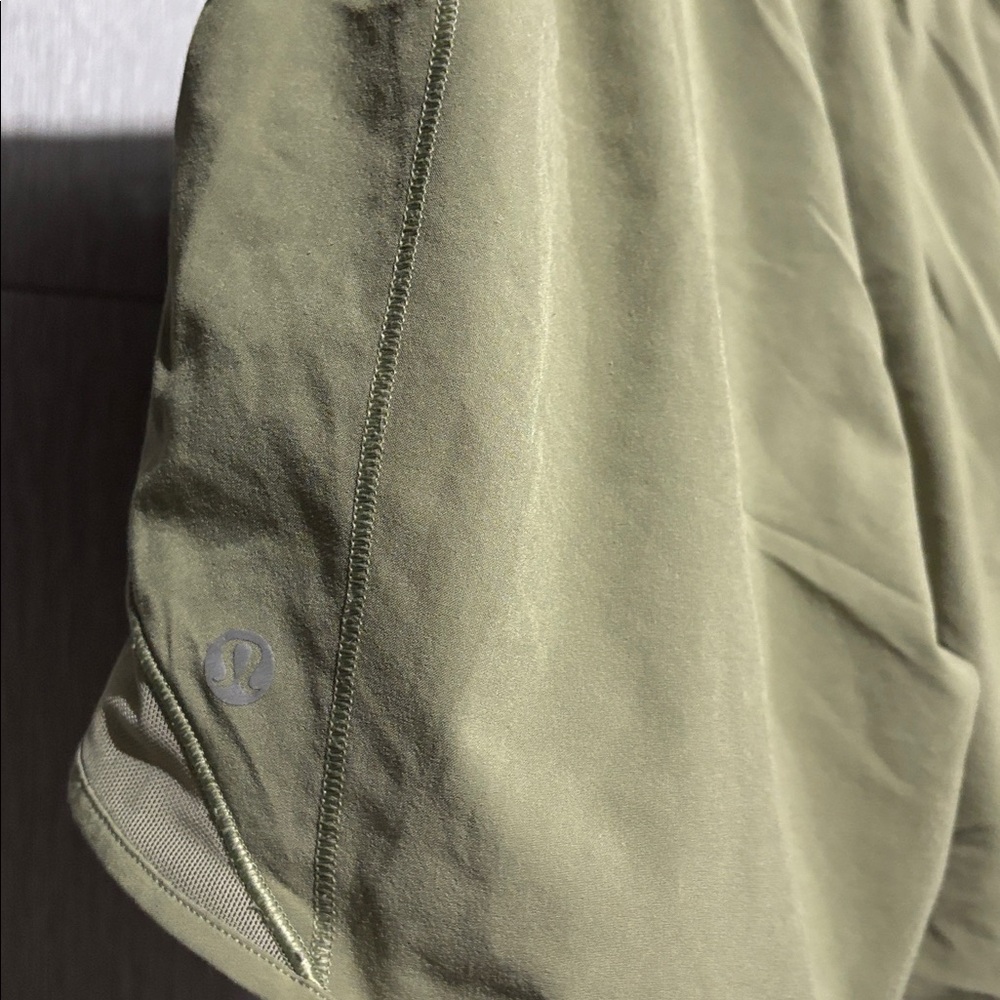 Lululemon Athletica HOTTY Hot High-Rise Shorts - Picture 8 of 8
